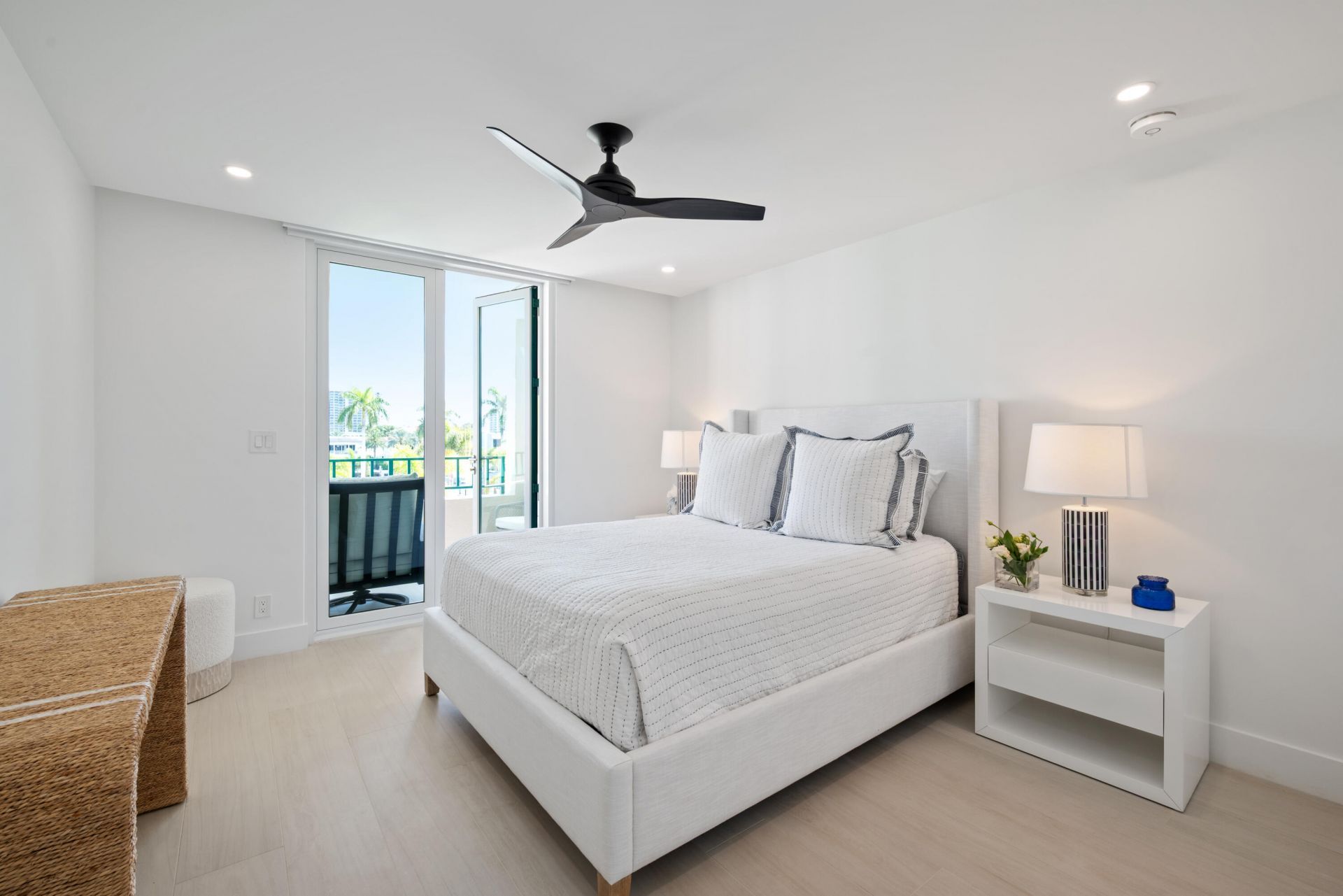 100 SE 5th Avenue, Unit 415, Boca Raton, FL 33432 Photo