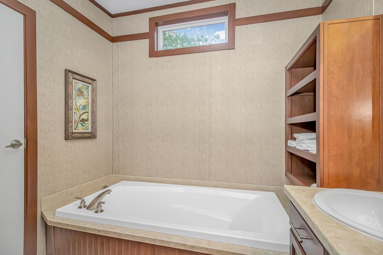 6001-mh26 S Kings Hwy.  Photo 12