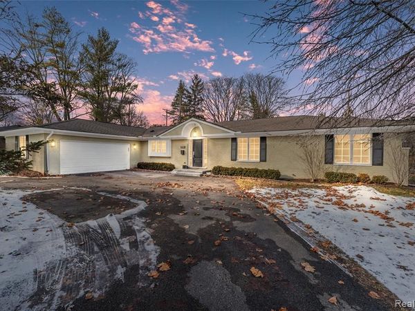174 Hillboro Drive, Bloomfield Hills, MI 48301