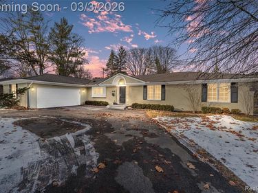 174 Hillboro Drive, Bloomfield Hills, MI 48301