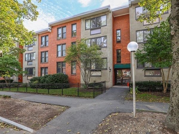38 Juniper, Unit 108, Brookline, MA 02445