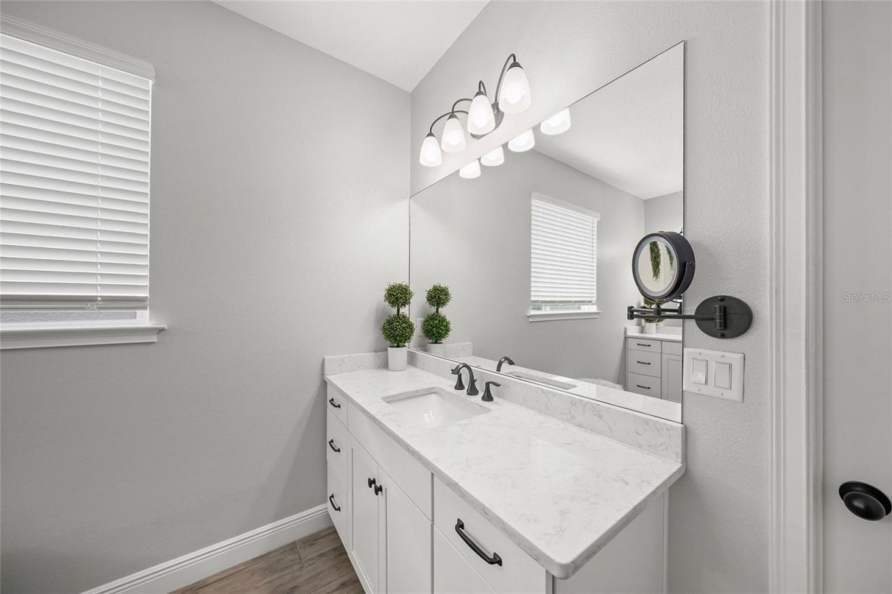 5617 Long Shore Loop, Sarasota, FL 34238 Photo