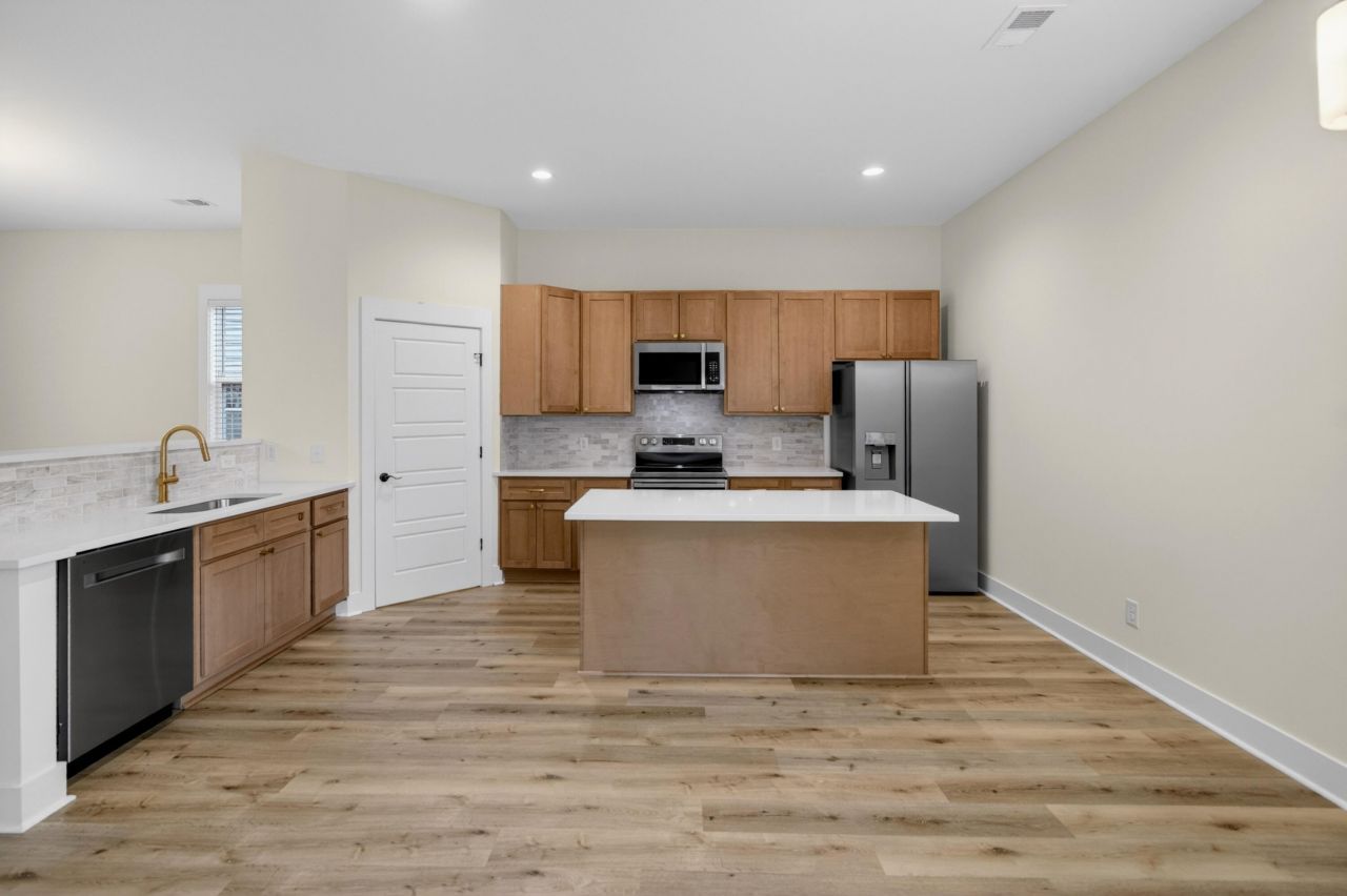 459 Sablewood Drive Photo 13