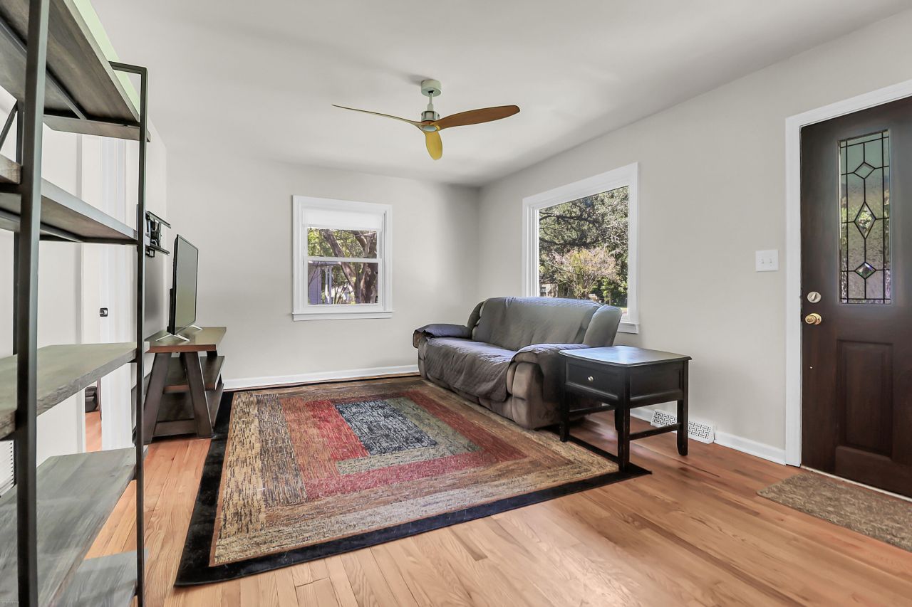 5 Jerry Drive Photo 4