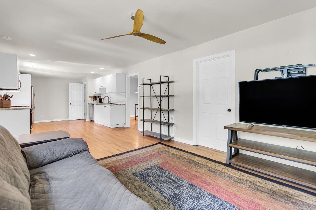 5 Jerry Drive Photo 6