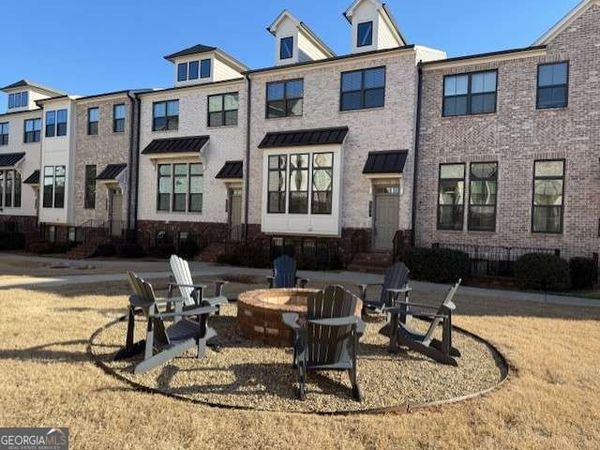 425 Fair View Circle, Roswell, GA 30076