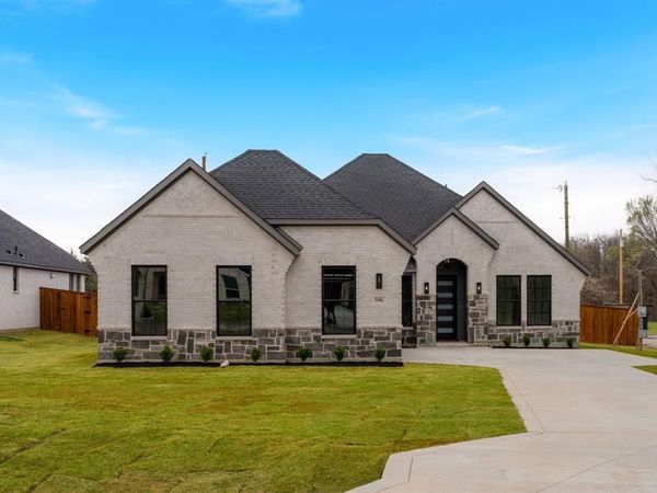 596 E Woodell Drive, Glenn Heights, TX 75154