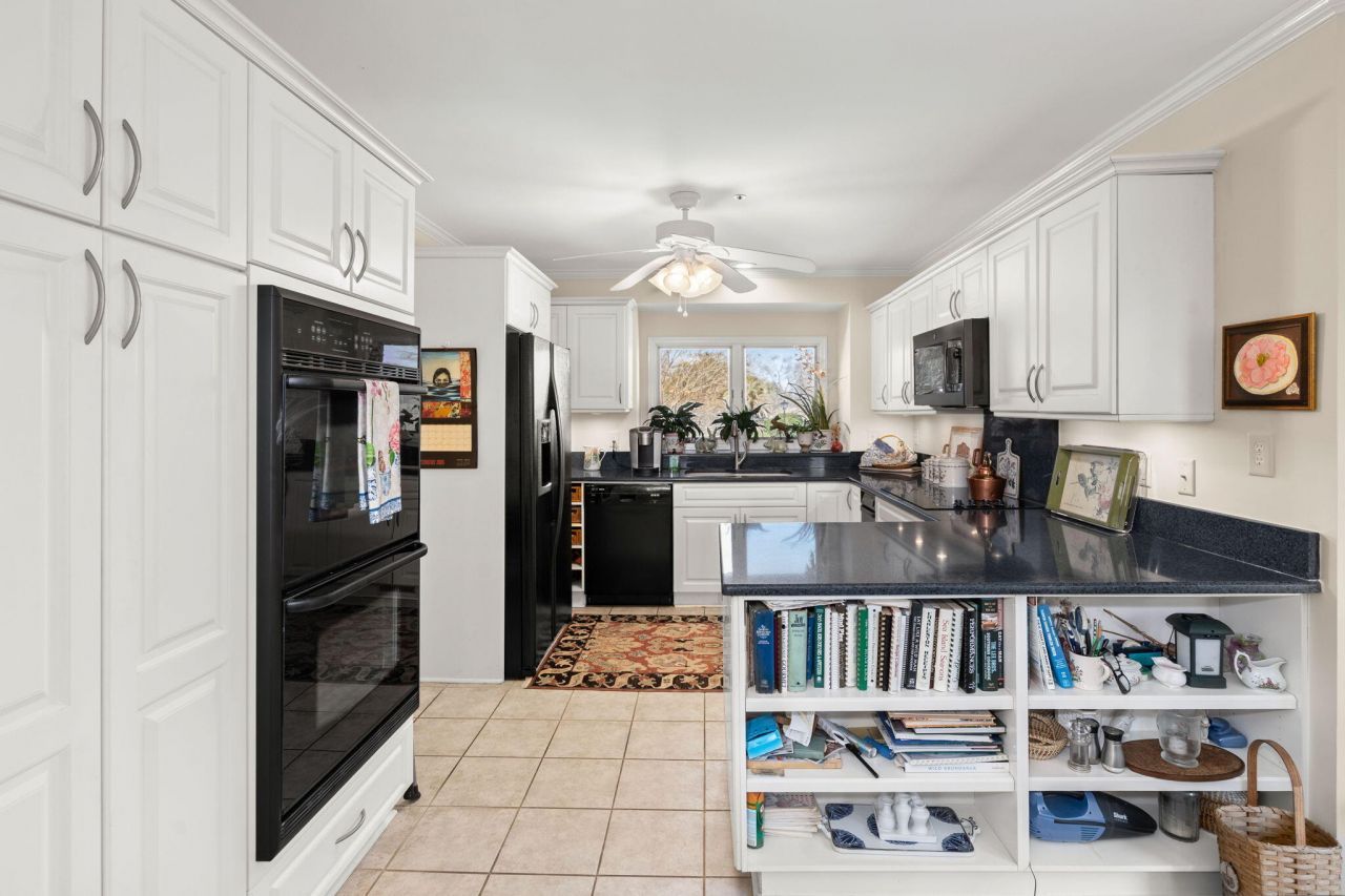 610 Harbor Creek Place Photo 23