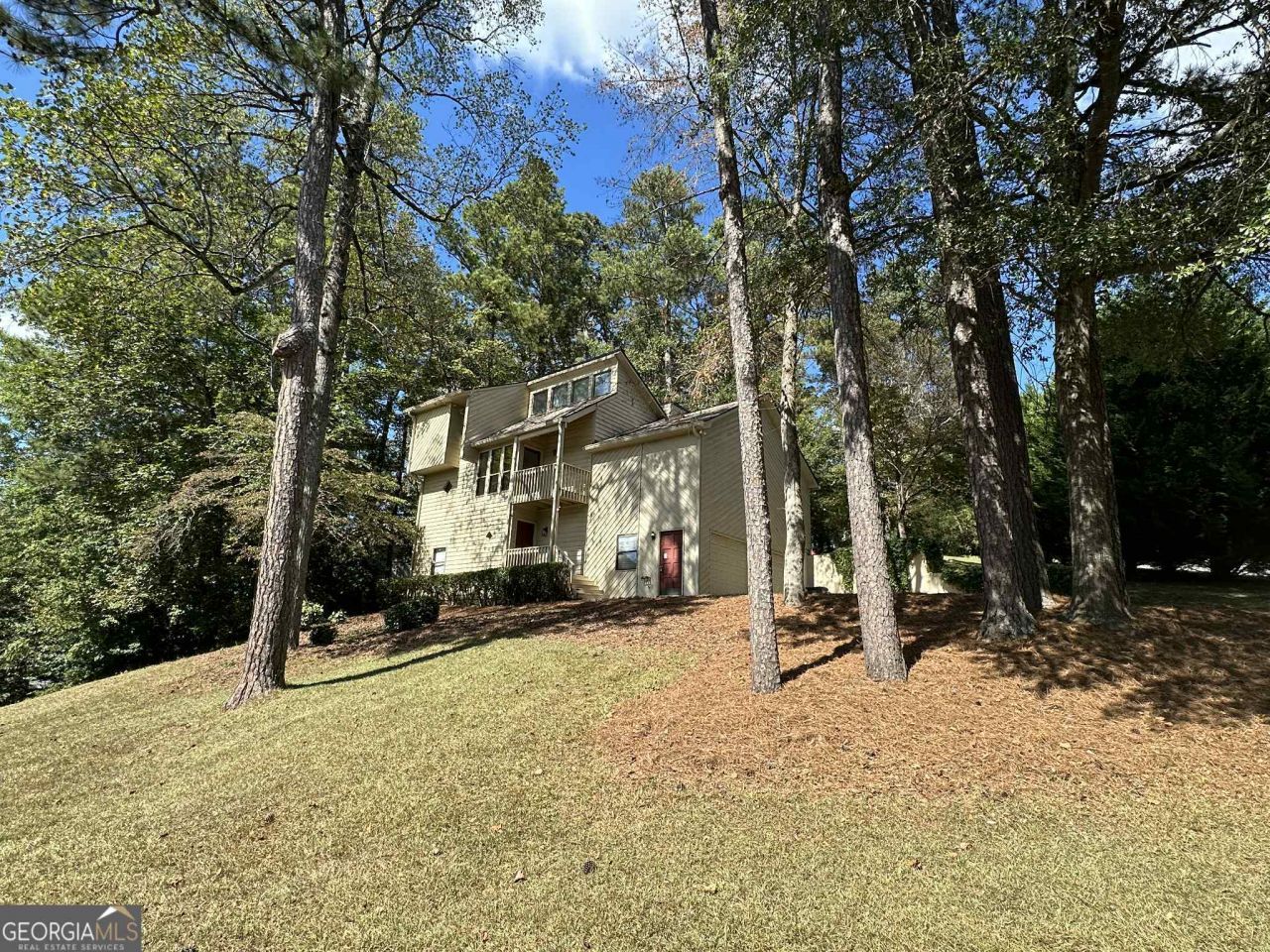 340 Farm Path, Roswell, GA 30075 Main Photo