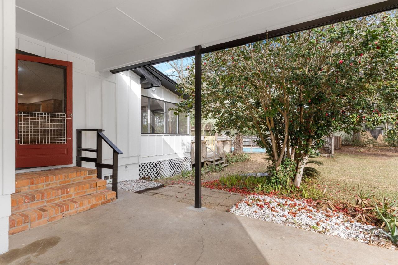 911 NE 1st Street , Havana, FL 32333 Photo