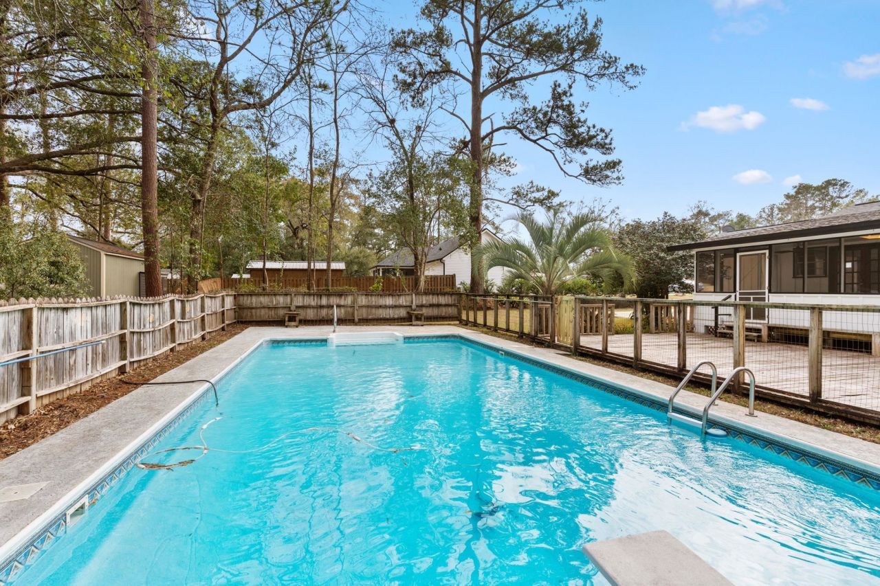 911 NE 1st Street , Havana, FL 32333 Photo