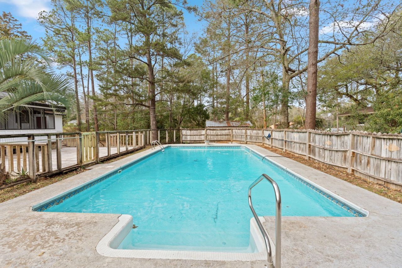 911 NE 1st Street , Havana, FL 32333 Photo