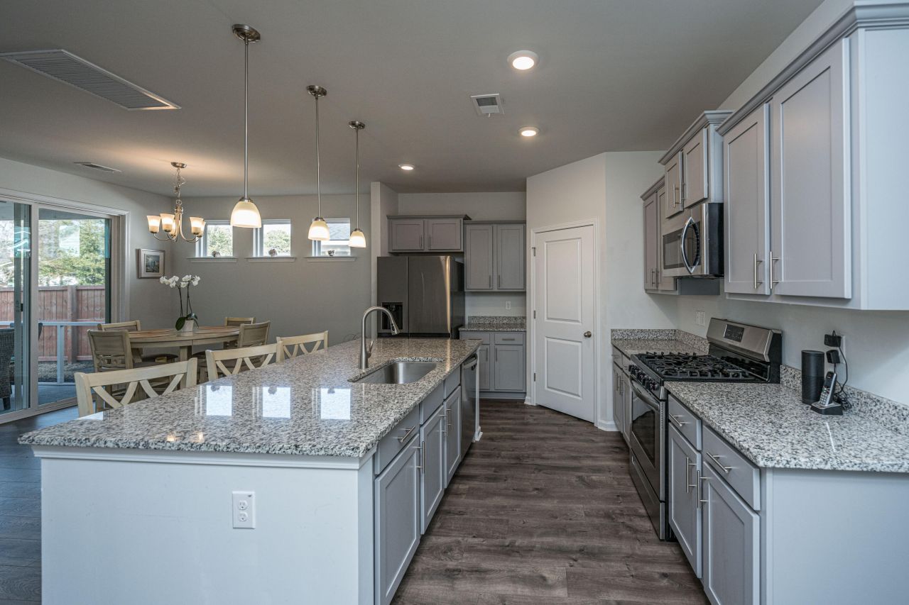 2750 Sunrose Lane Photo 7