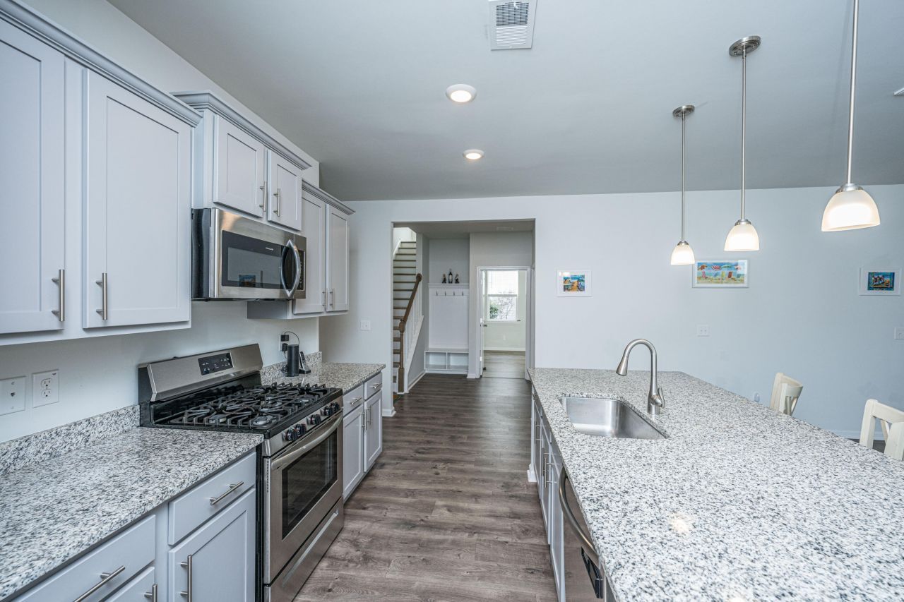 2750 Sunrose Lane Photo 9