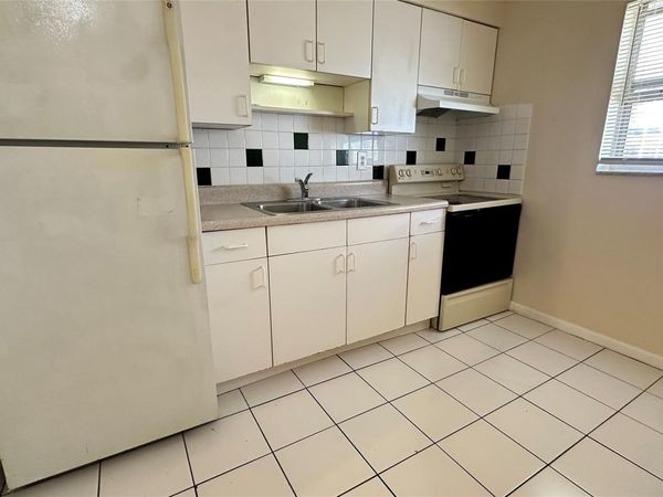 1973 NE 4th St, Unit 4, Deerfield Beach, FL 33441