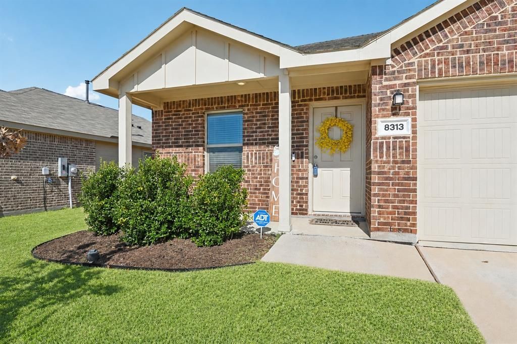 8313 Grand Oak Road, Fort Worth, TX 76123 Main Photo