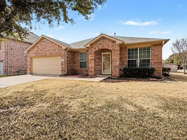 713 Dickerson Lane, Mansfield, TX 76063