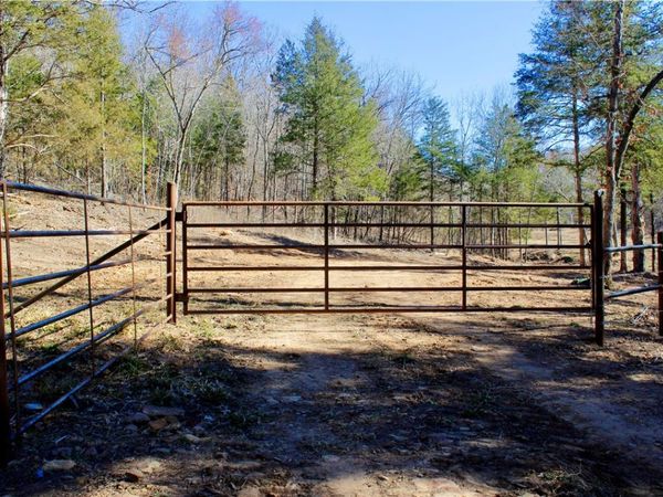 NC 1800, Kingston, AR 72742