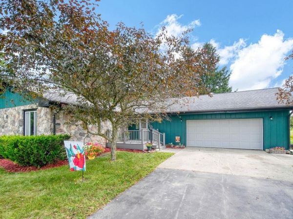 792 Meadowbrook , Hudson, MI 49247