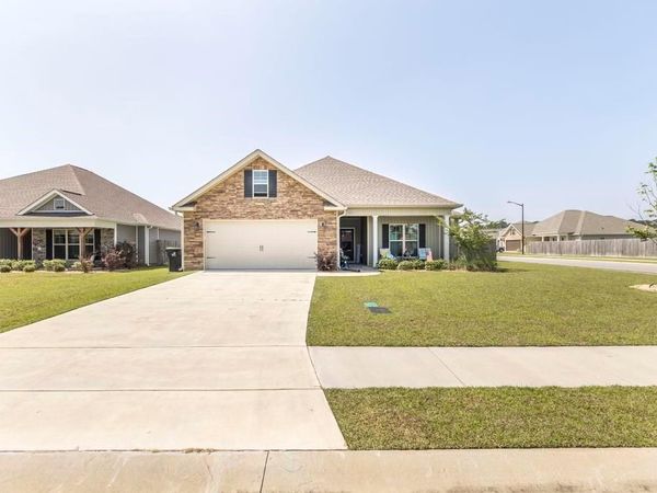 601 Charlestown Way, Bonaire, GA 31005