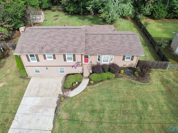 1217 Briar Hollow Trail, Huntsville, AL 35802