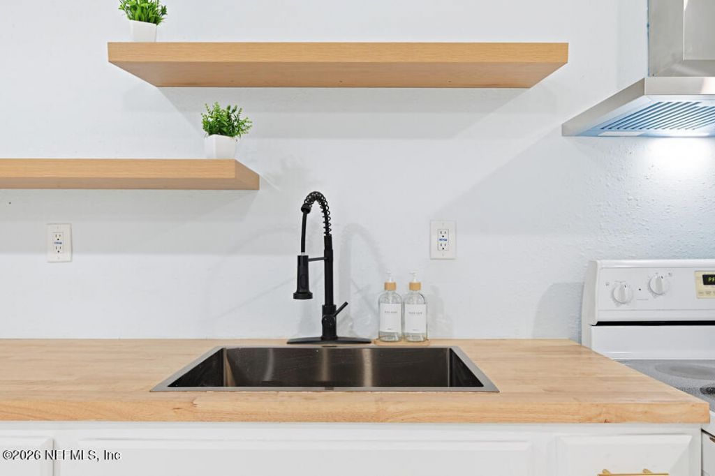 680 W 46th Street, Jacksonville, FL 32208 Photo