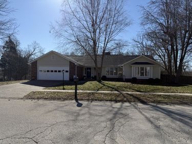 945 Stoney Creek Drive, Frankfort, KY 40601