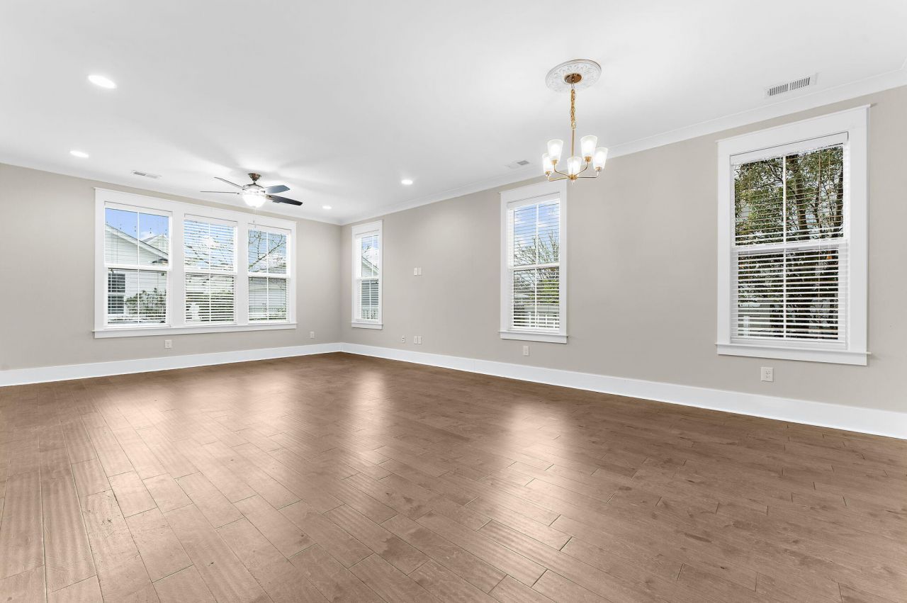 232 Summers Drive Photo 12