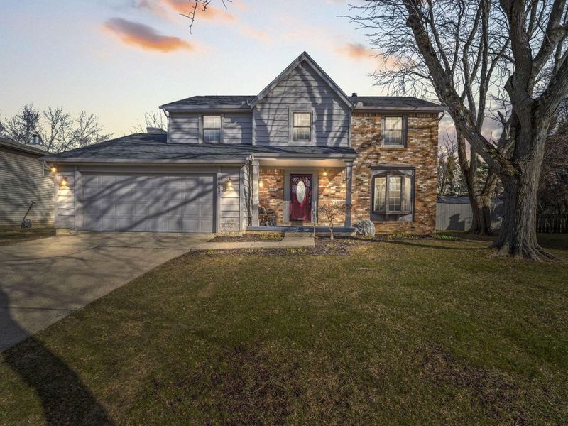 2062 Decker Court, Columbus, OH 43235 Photo 2