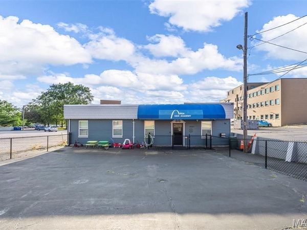 3645 Oakmount Avenue , St Louis, MO 63121