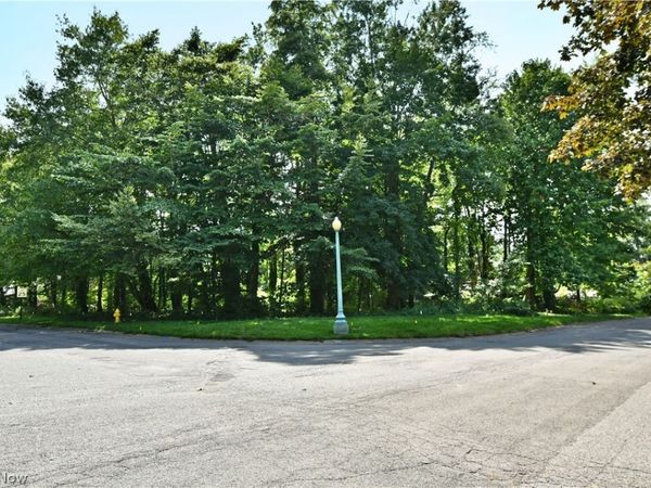 Hunters Hollow, Howland, OH 44484