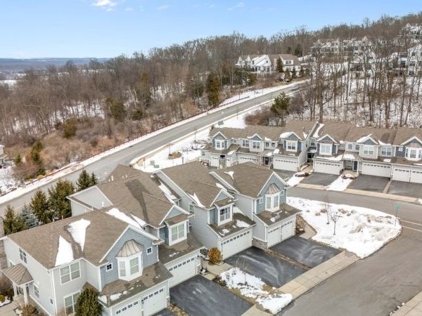 29 Blazingstar Way, Allamuchy, NJ 07840