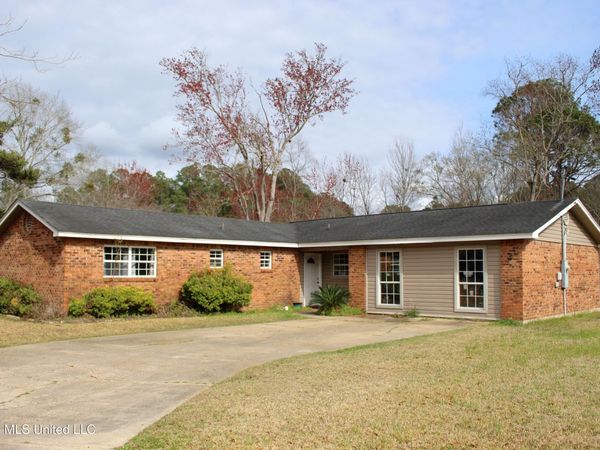 10108 Ridgeline Drive, Moss Point, MS 39562