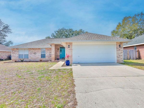 6935 Kapok Drive, Milton, FL 32583