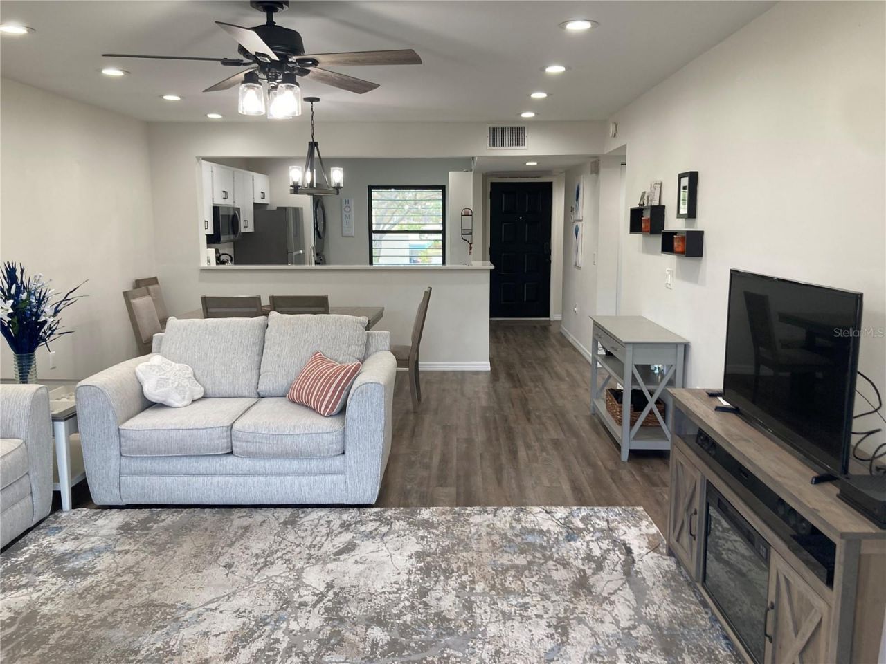 619 Spring Lakes Boulevard, Bradenton, FL 34210 Photo