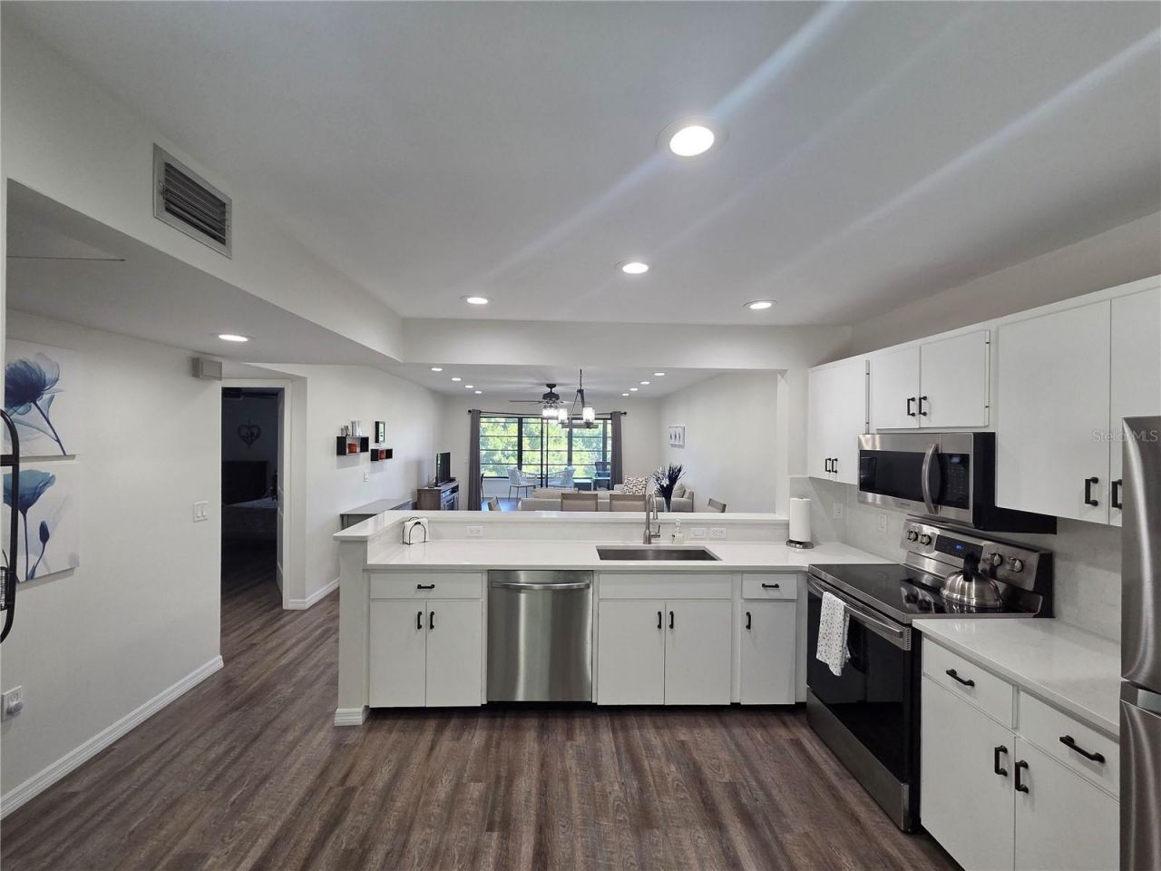 619 Spring Lakes Boulevard, Bradenton, FL 34210 Photo