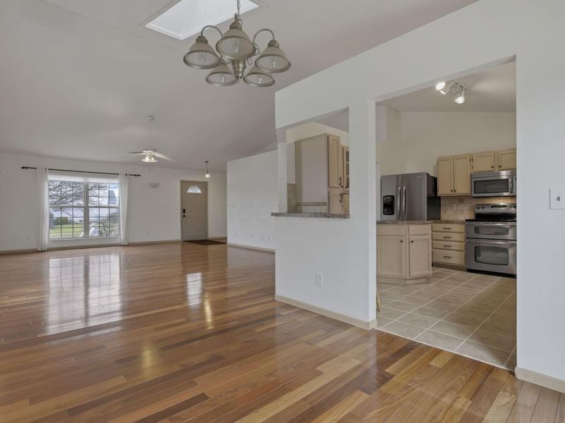 5927 Whitehaven Drive, Galloway, OH 43119 Photo 7