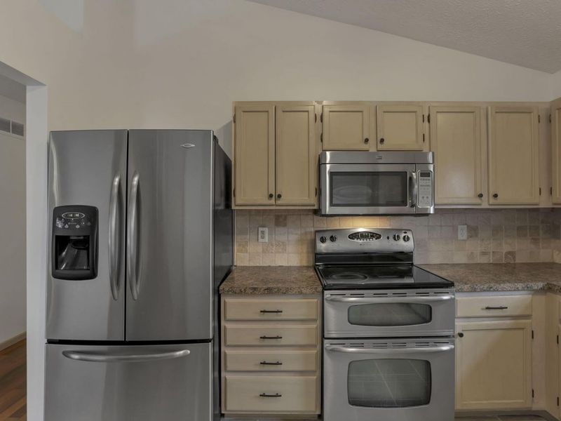 5927 Whitehaven Drive, Galloway, OH 43119 Photo 9