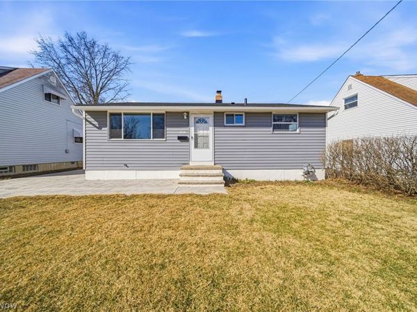 6330 Ledgebrook Drive, Brook Park, OH 44142