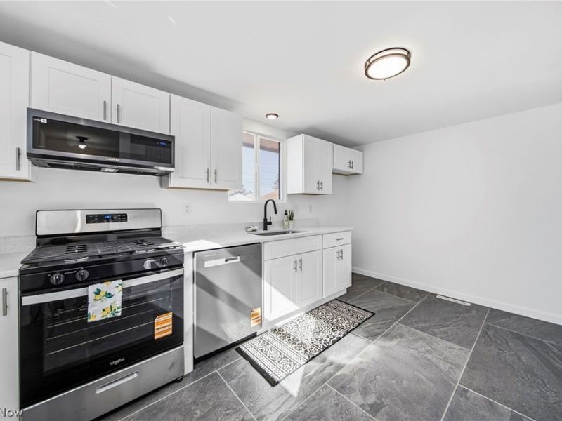 6330 Ledgebrook Drive, Brook Park, OH 44142 Photo 23