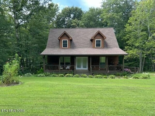 331 E Cove Rd, Monterey, TN 38574