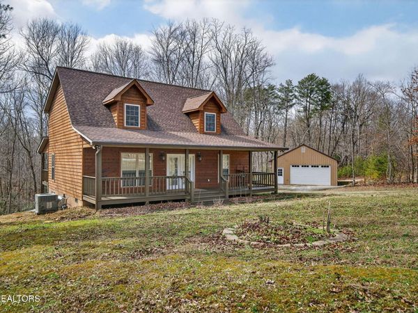331 E Cove Rd, Monterey, TN 38574