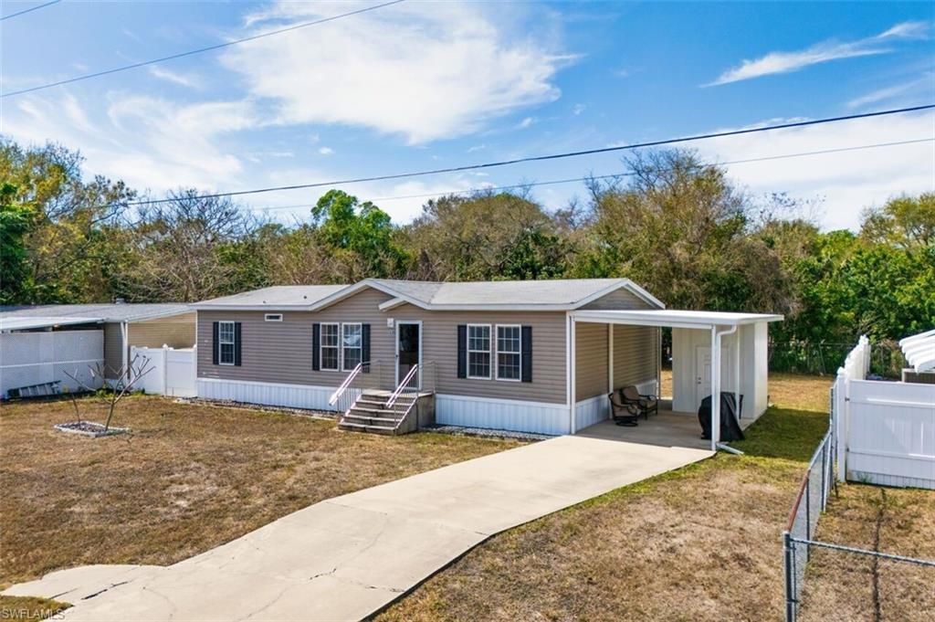 7638 Peyraud Dr, North Fort Myers, FL 33917 Photo