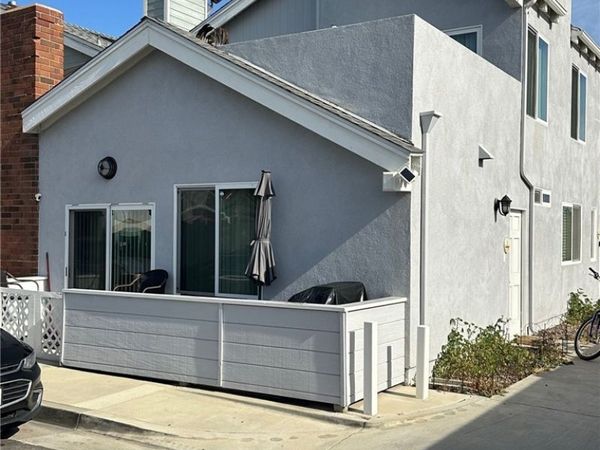 202 Colton Street, Unit A, Newport Beach, CA 92663