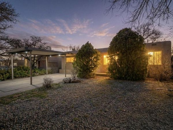 924 Palomas Drive SE, Albuquerque, NM 87108