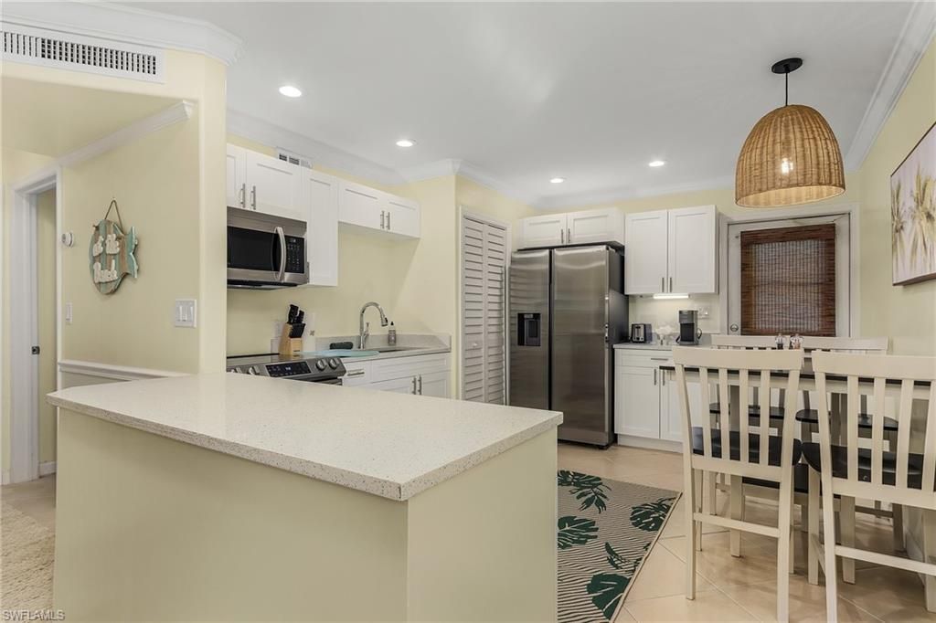 1011 11th St N, Naples, FL 34102 Photo