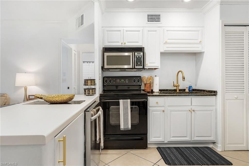 1011 11th St N, Naples, FL 34102 Photo