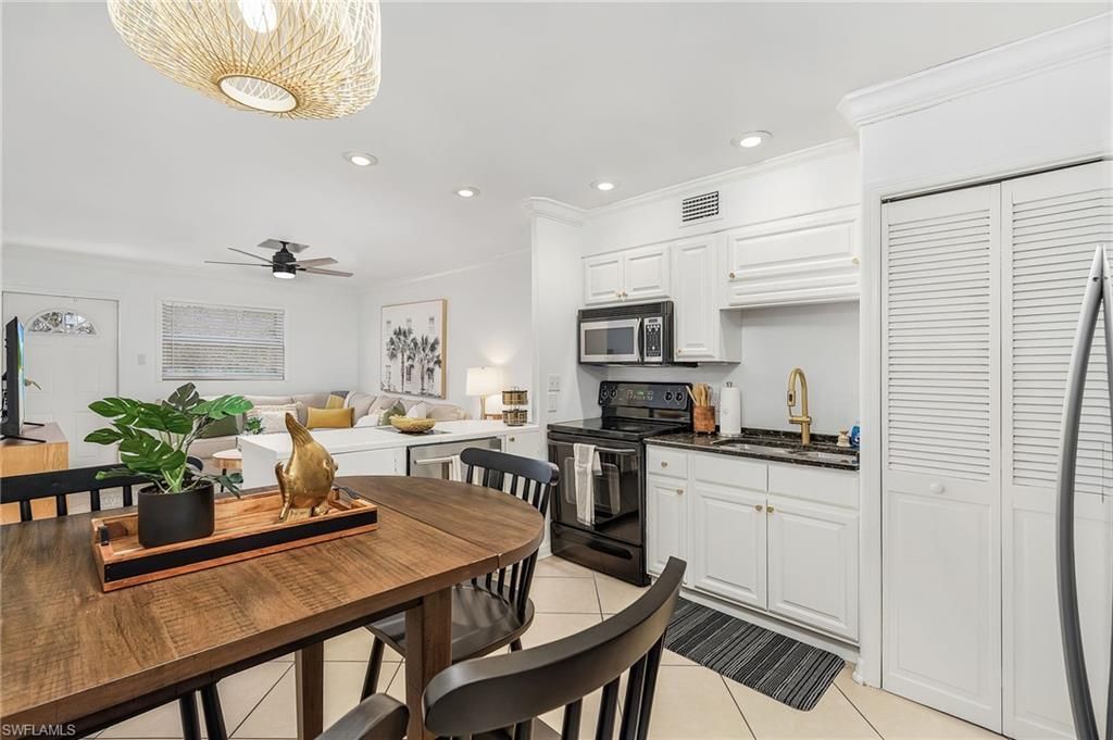 1011 11th St N, Naples, FL 34102 Photo