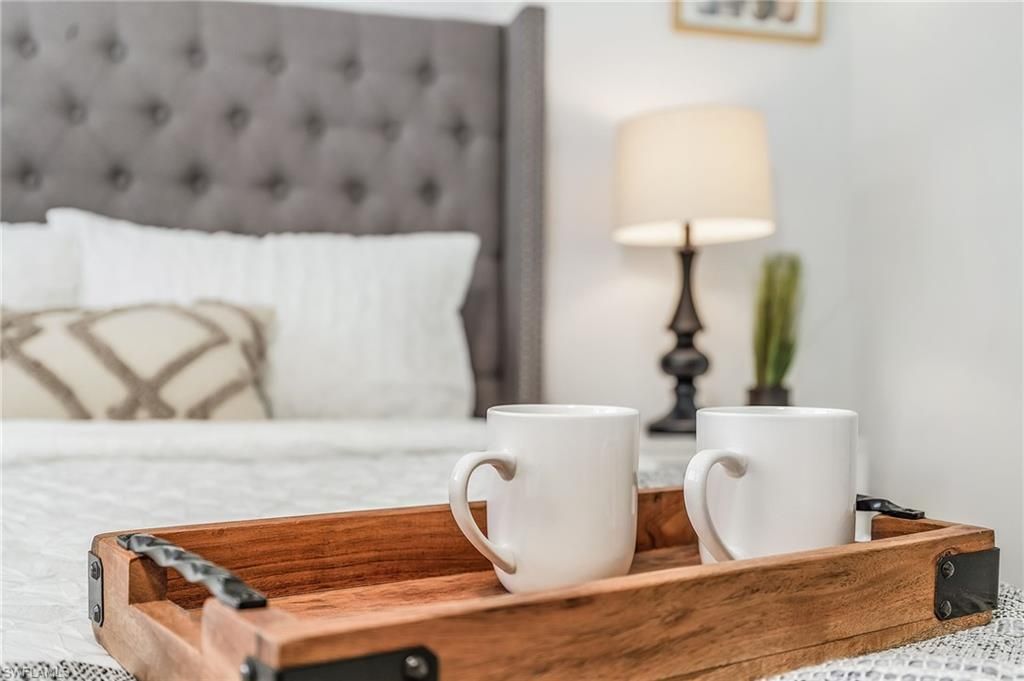 1011 11th St N, Naples, FL 34102 Photo