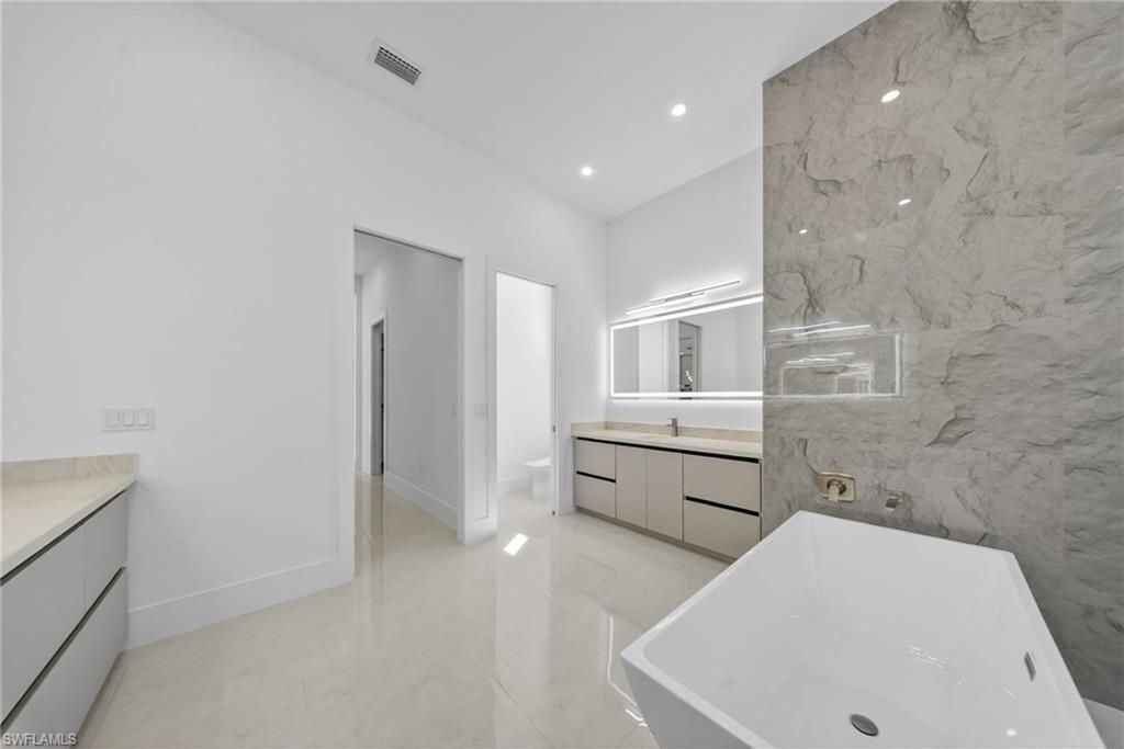 1886 39th St Sw, Naples, FL 34117 Photo